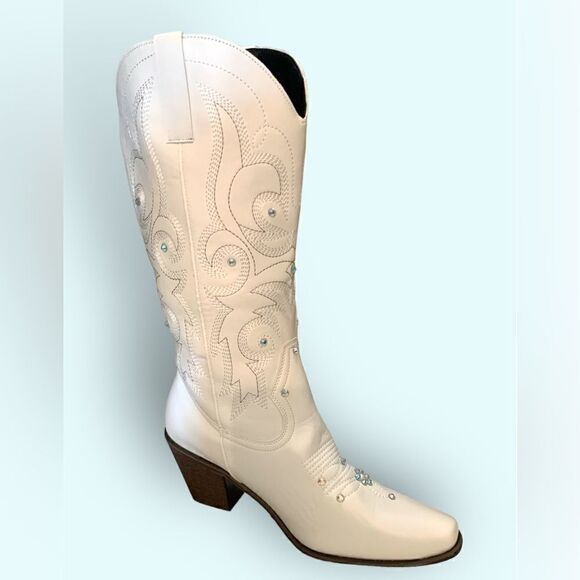 Pecan Street Shoes - White Cowgirl Boots with Crystal Studs
